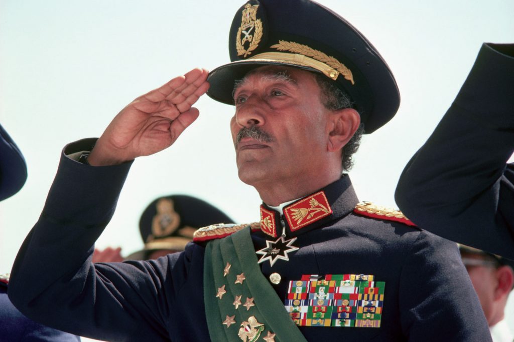 Sadat giving the army salute