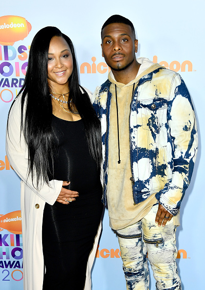 Kel Mitchell must have mixed up his colours in the washing machine. That is the only explanation...