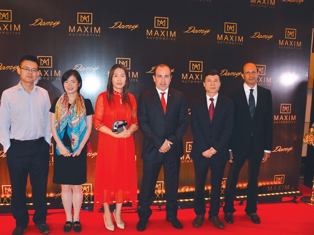 Dr. Mohamed Karara with the Chinese group