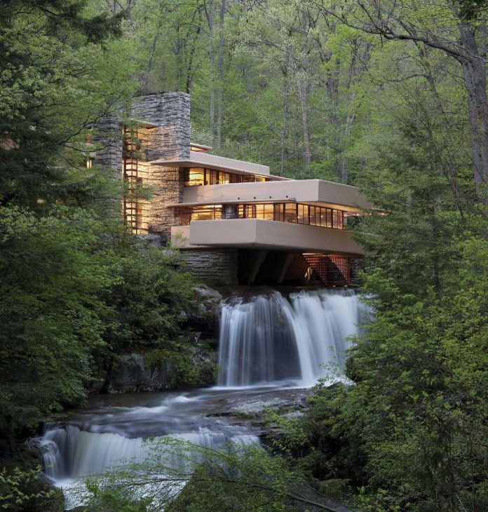 Fallingwater-in-Mill-Run,-Pennsylvania